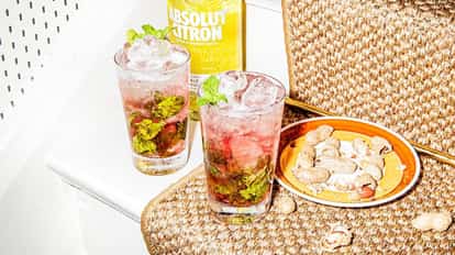 absolut cosmojito drink