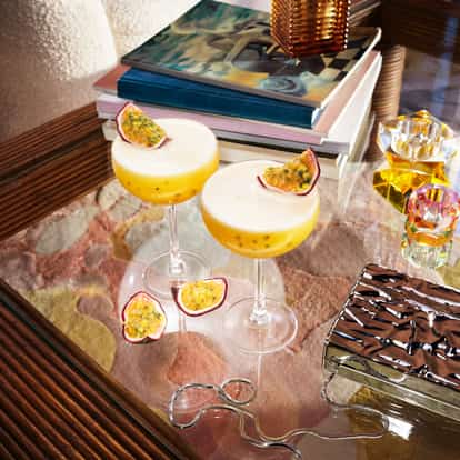 ABSOLUT DRINKS PASSIONFRUIT MARTINI