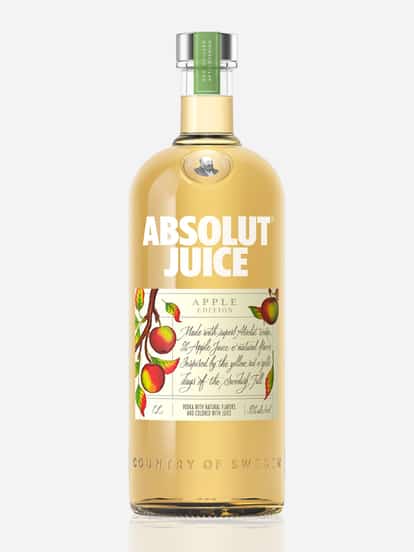 Absolut Juice Apple packshot in front of a light grey background